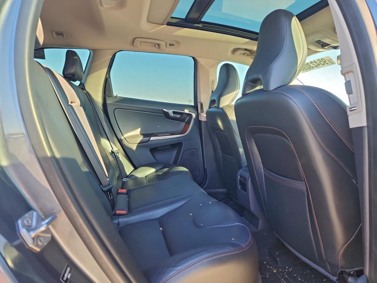 VOLVO XC60 T5 INSCRIPTION