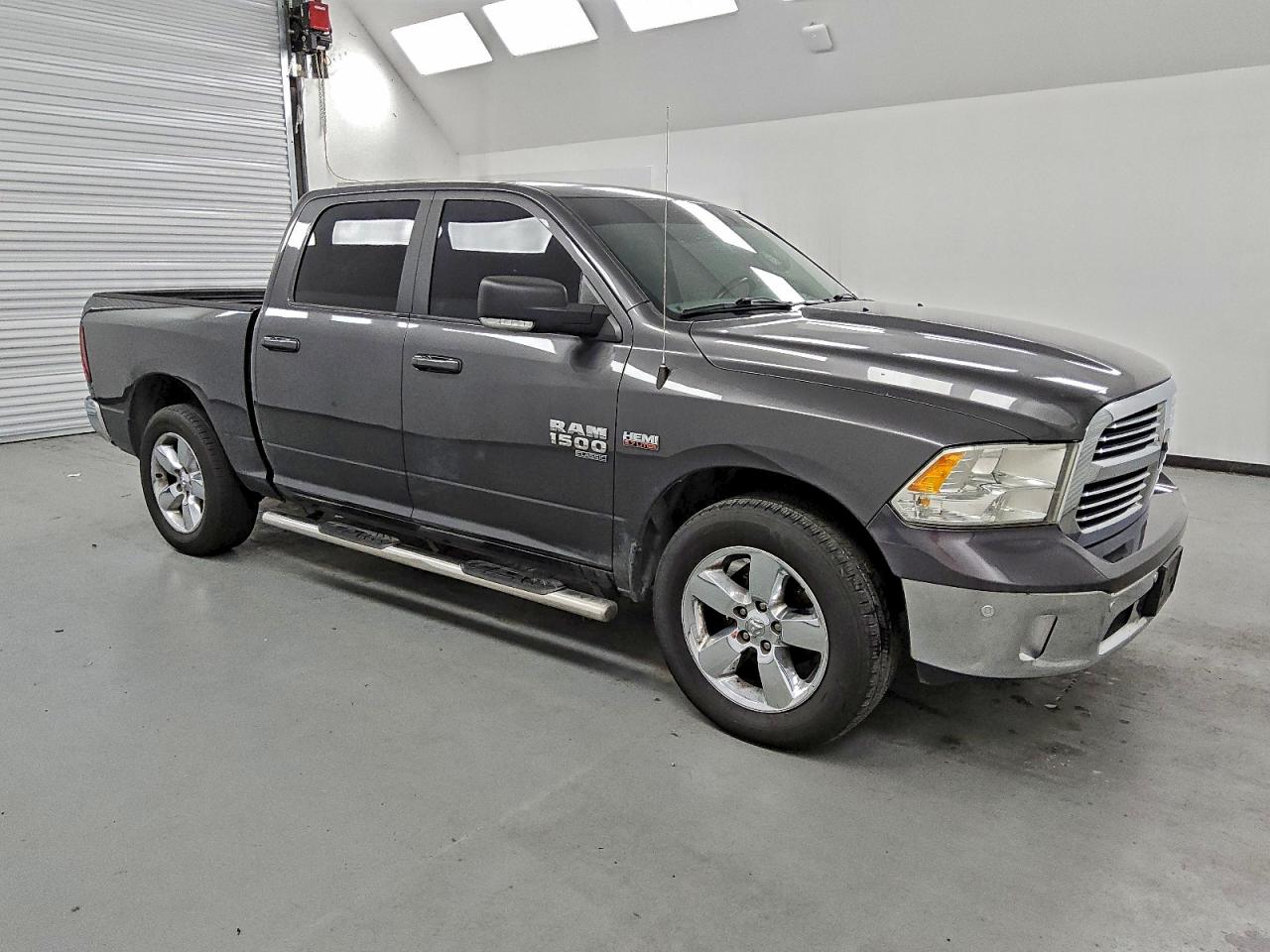 RAM 1500 SLT