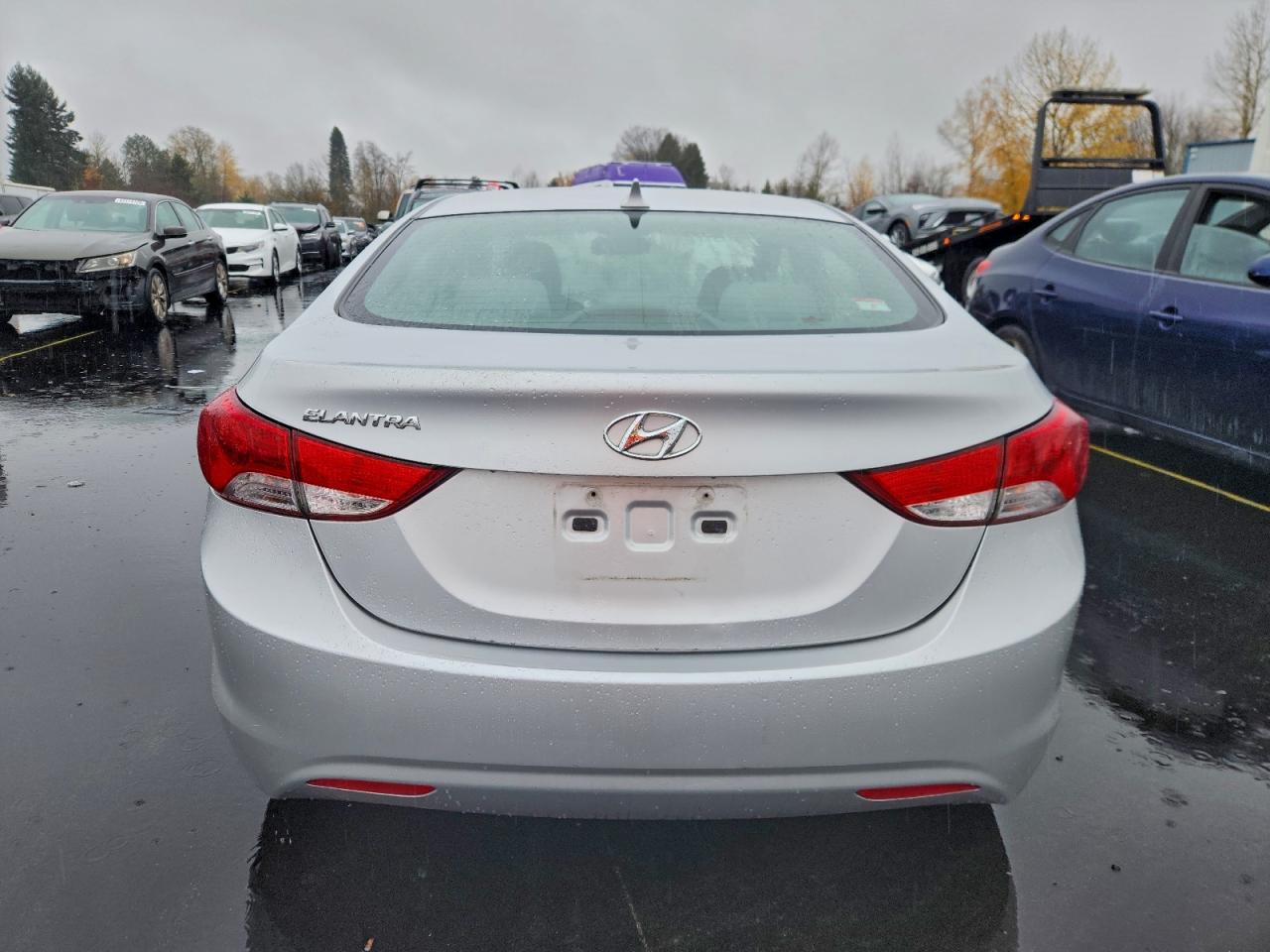 Lot #3317847903 2013 HYUNDAI ELANTRA GL