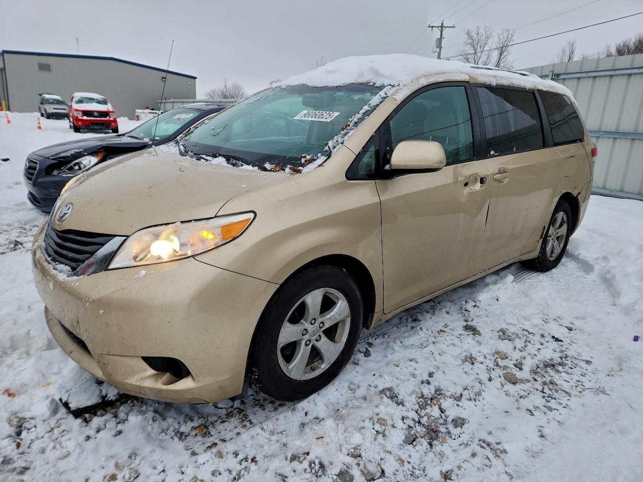 Lot #3310453349 2012 TOYOTA SIENNA