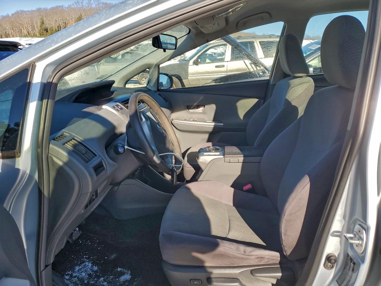 Lot #3316803422 2012 TOYOTA PRIUS V