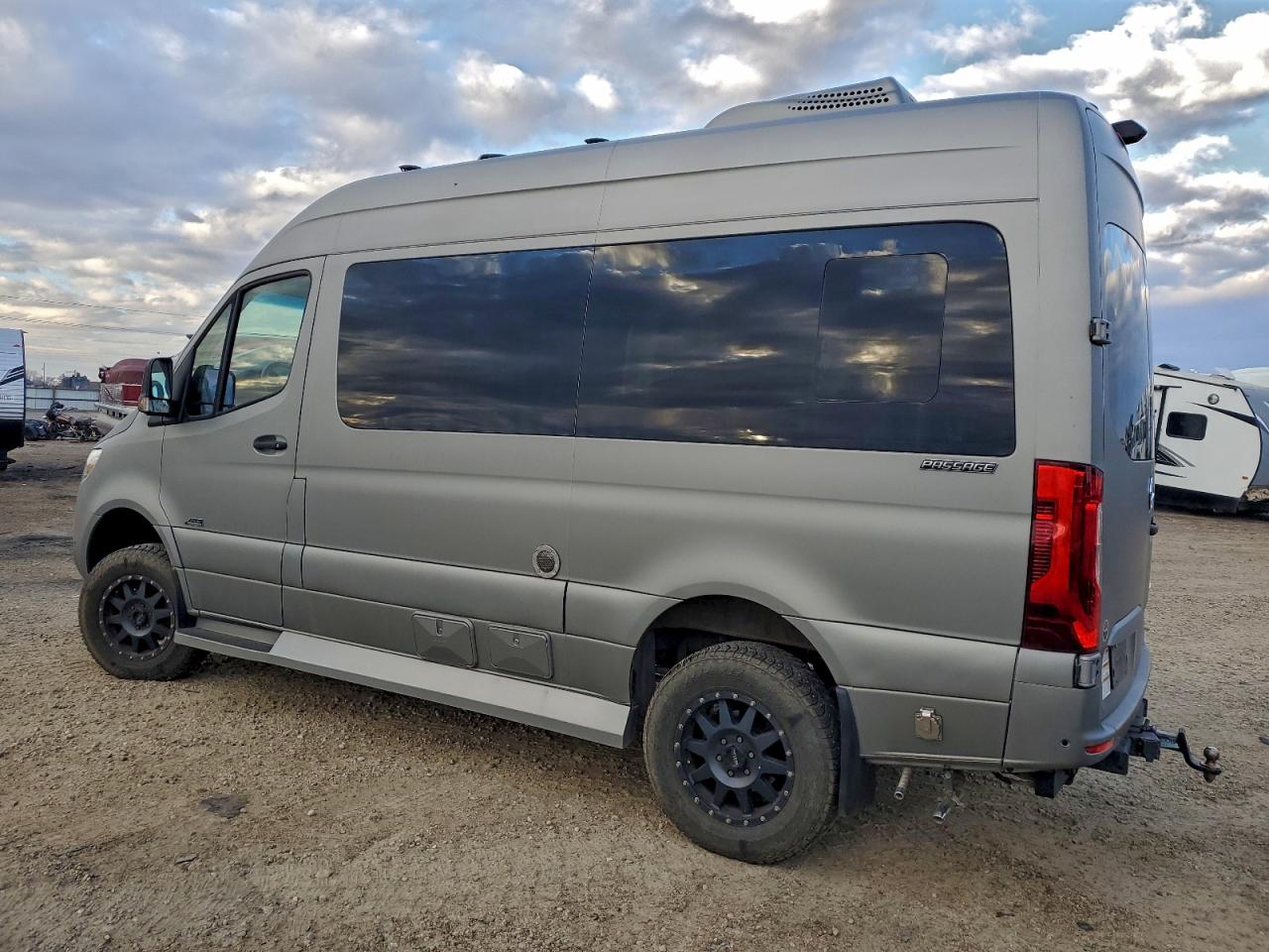 MERCEDES-BENZ SPRINTER 2500