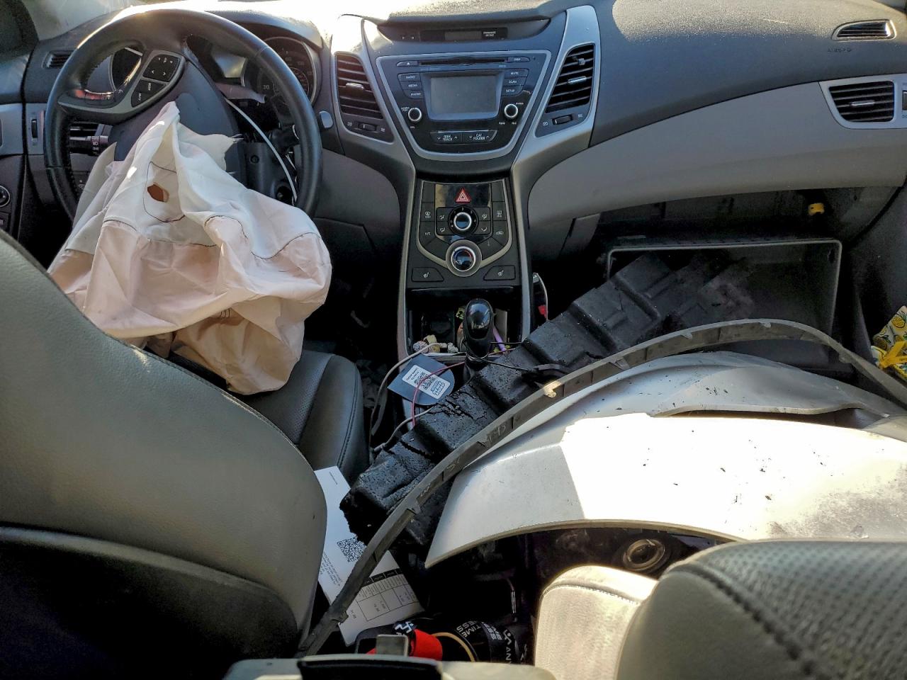 Lot #3316017770 2015 HYUNDAI ELANTRA SE