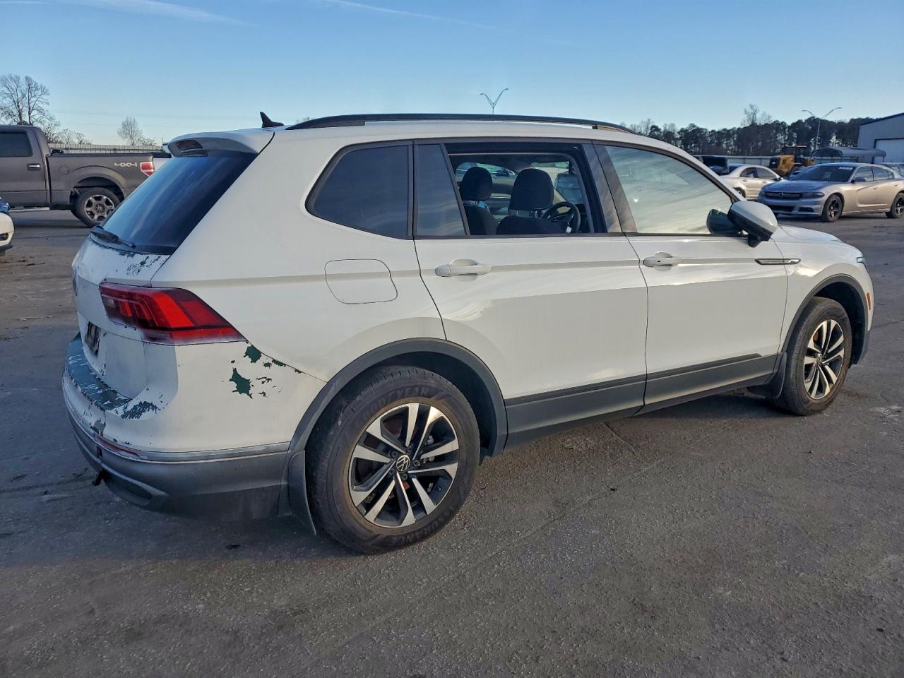 VOLKSWAGEN TIGUAN S