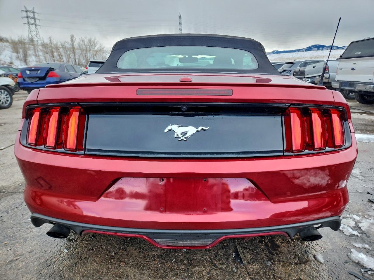 FORD MUSTANG