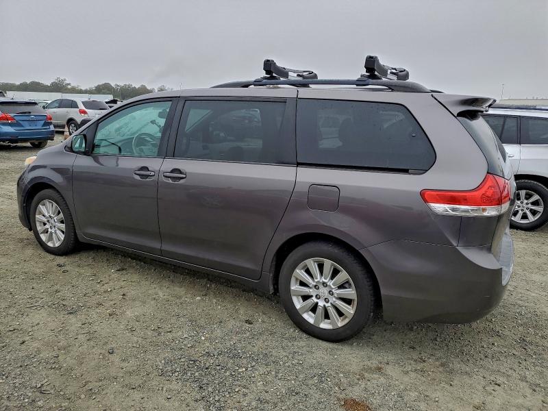 2012 TOYOTA SIENNA XLE #3309757843
