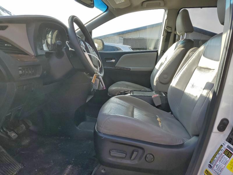 2016 TOYOTA SIENNA XLE #3311583776