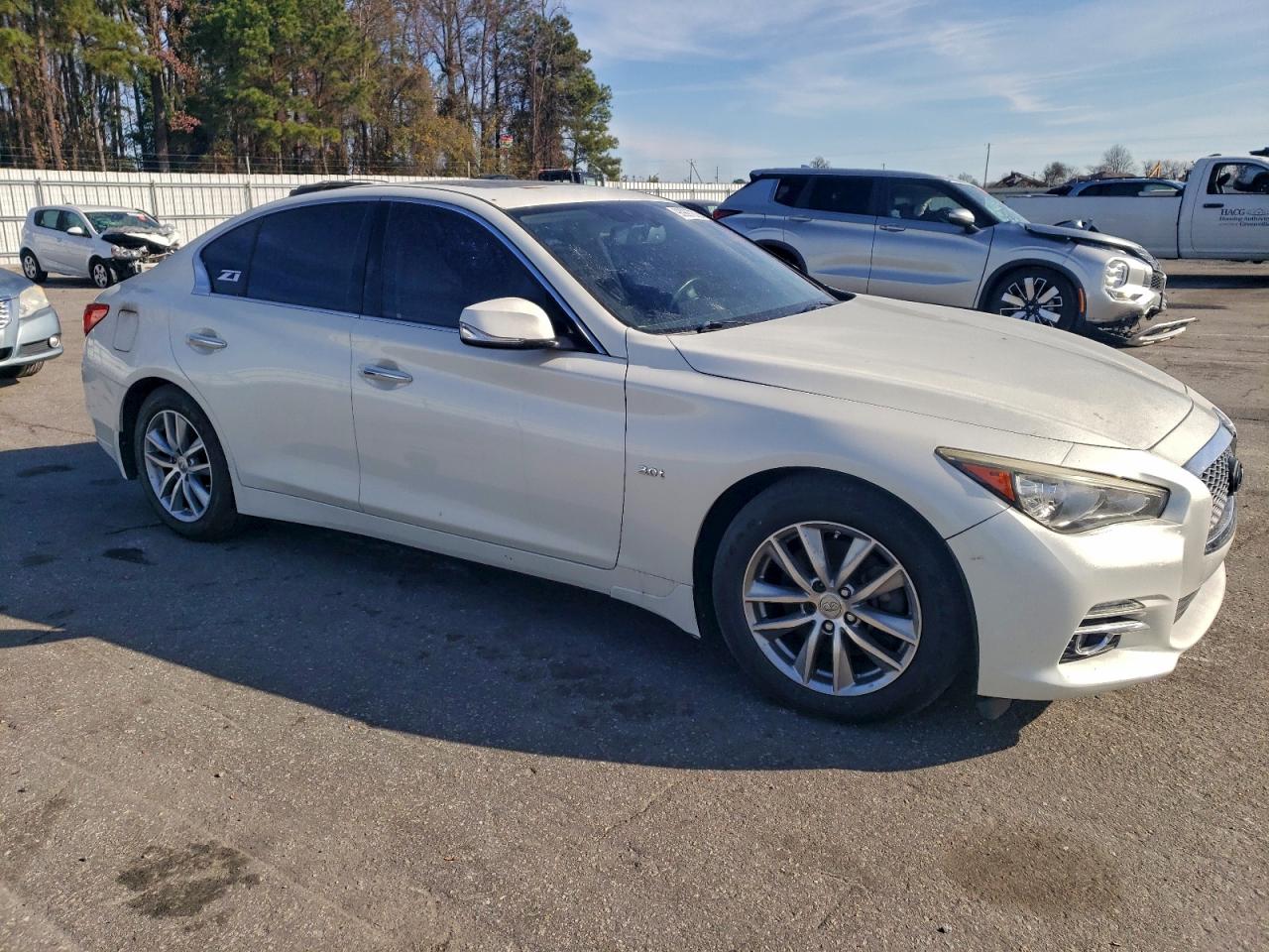 INFINITI Q50 PREMIUM