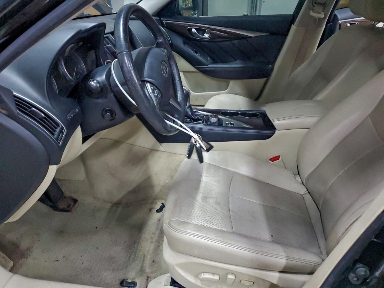 INFINITI Q50 PREMIUM