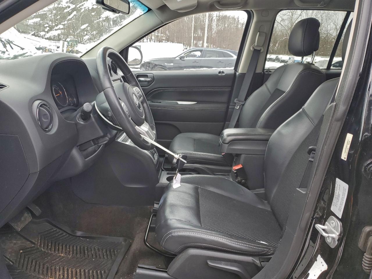 Lot #3317704095 2015 JEEP COMPASS LA