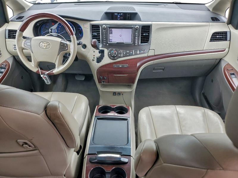 2011 TOYOTA SIENNA XLE #3310515093