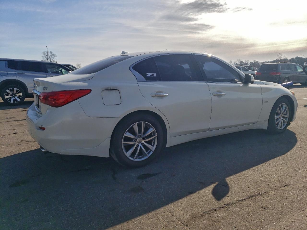 INFINITI Q50 PREMIUM