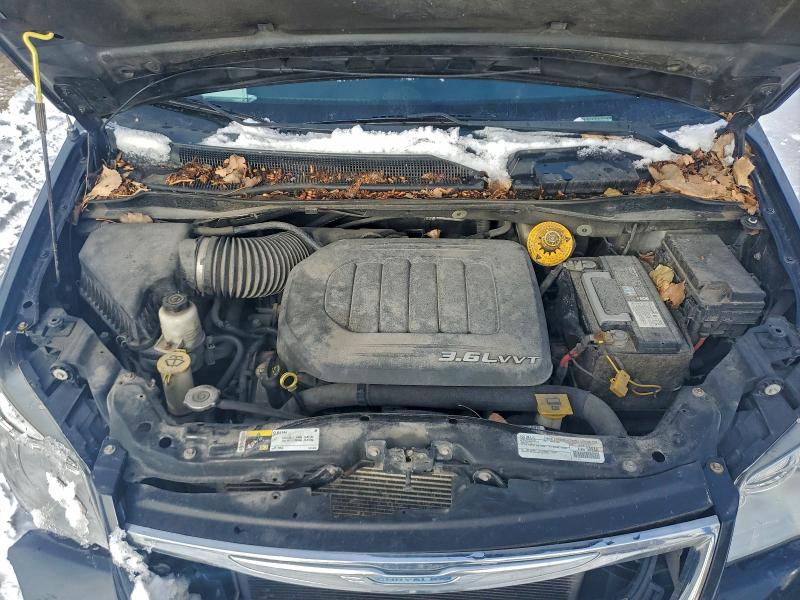 2016 CHRYSLER TOWN & COU #3301833334