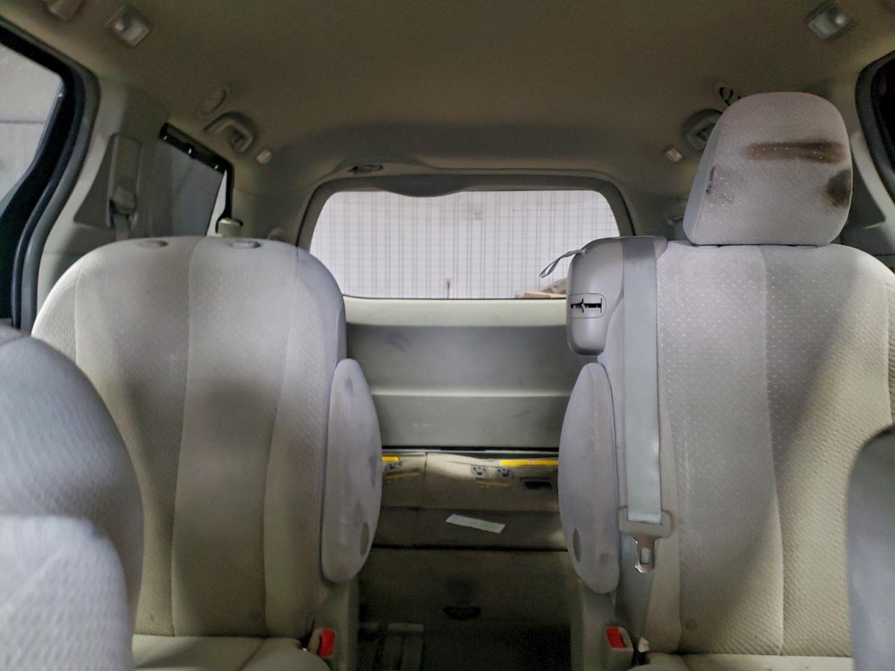 Lot #3315961240 2012 TOYOTA SIENNA LE