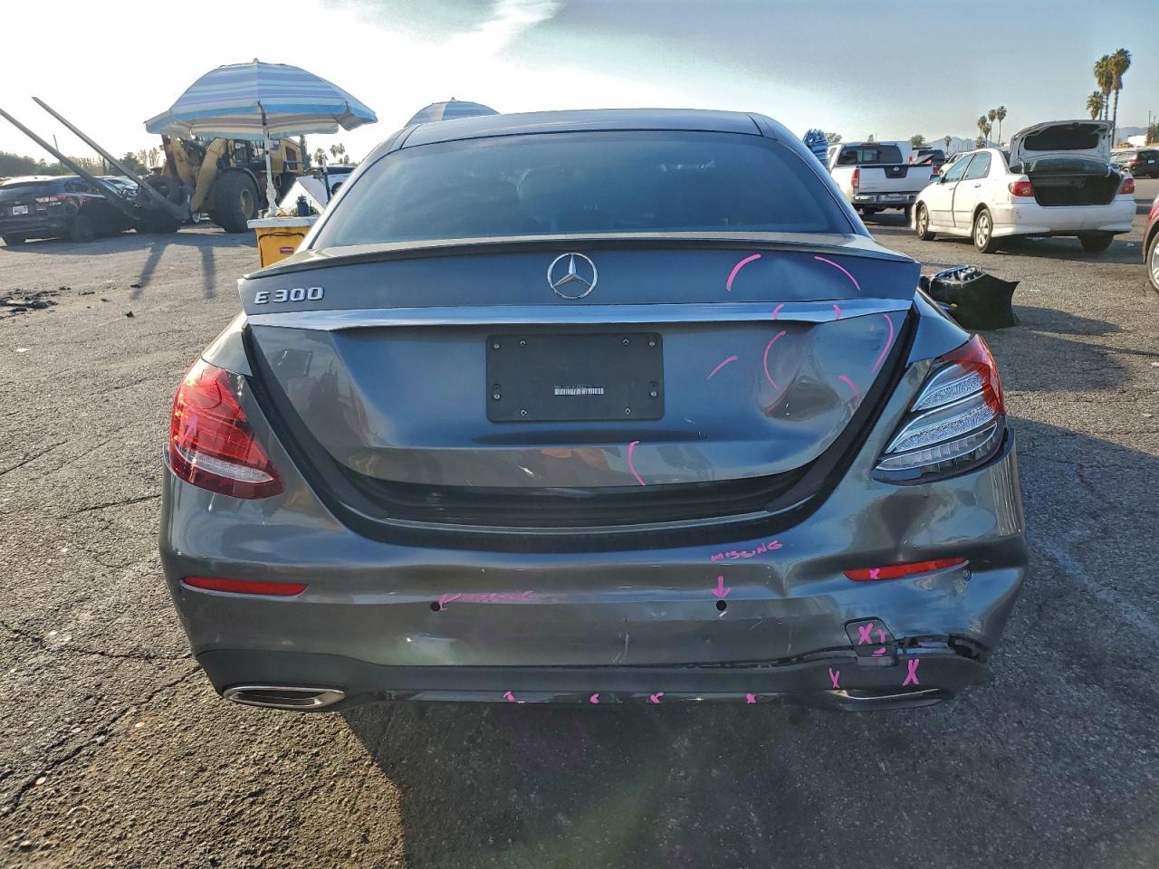 MERCEDES-BENZ E-CLASS 300