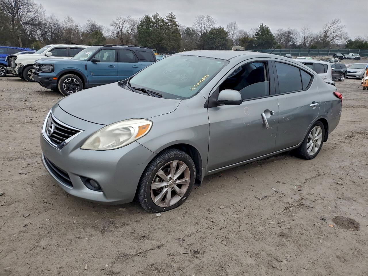 NISSAN VERSA S