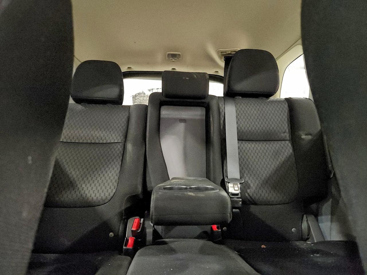 MITSUBISHI OUTLANDER SE