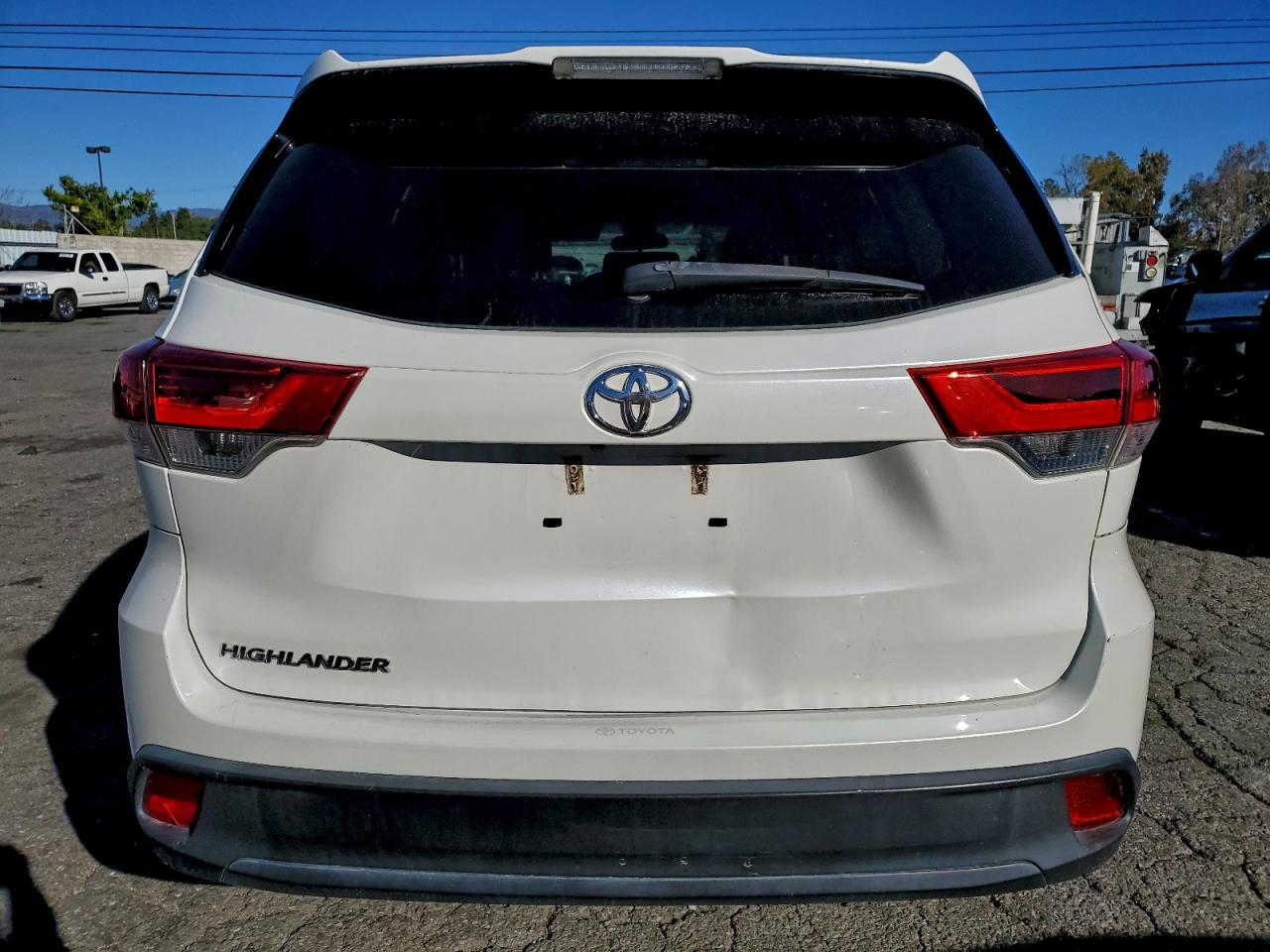 Lot #3318017501 2019 TOYOTA HIGHLANDER