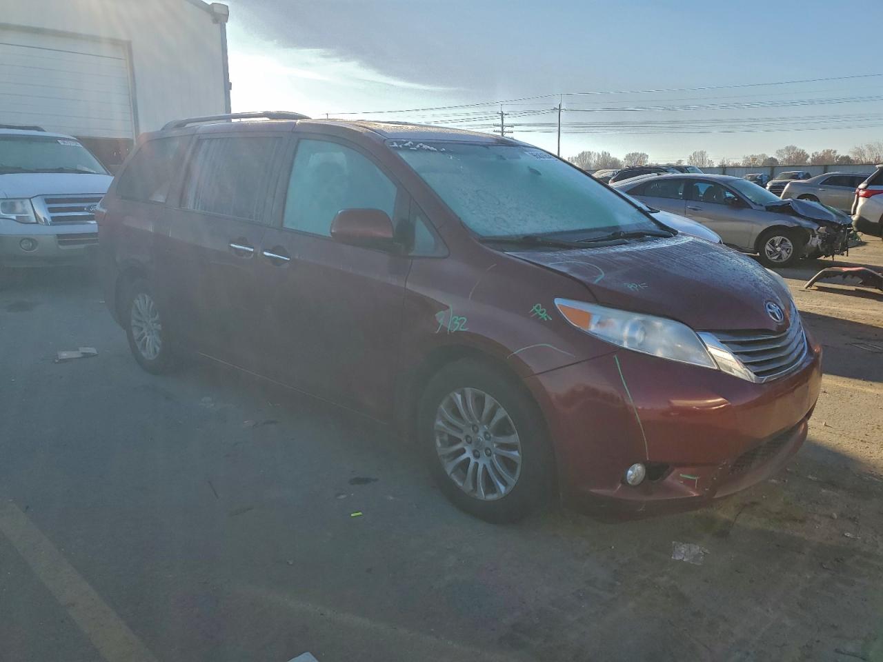 TOYOTA SIENNA XLE