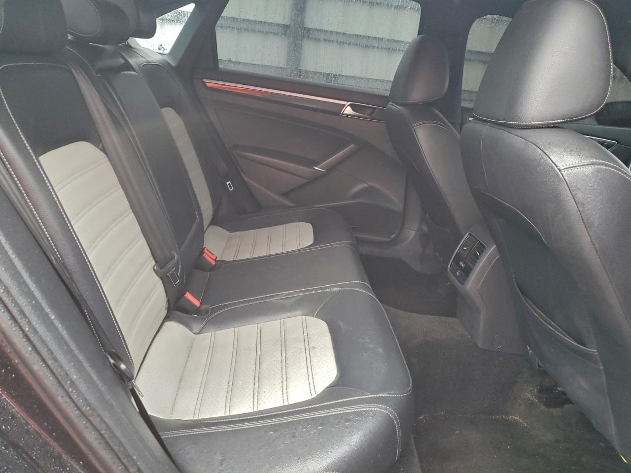 Lot #3310381956 2018 VOLKSWAGEN PASSAT GT