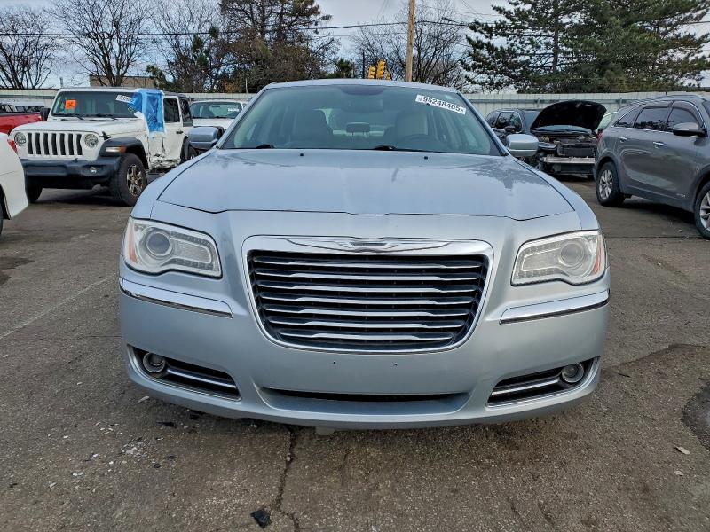 2013 CHRYSLER 300 #3303665948