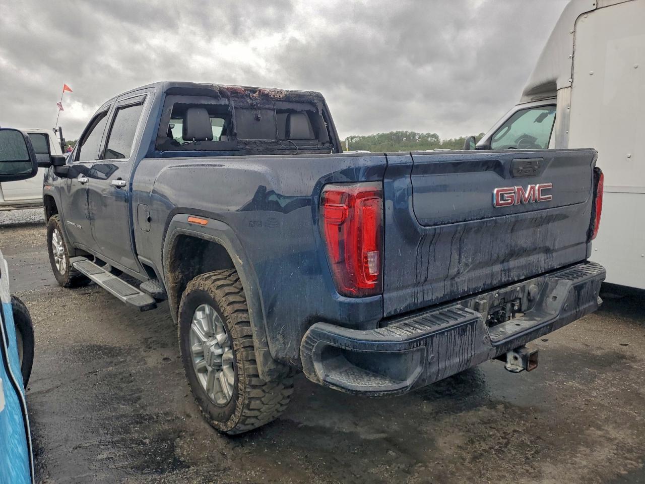 GMC SIERRA K2500 DENALI