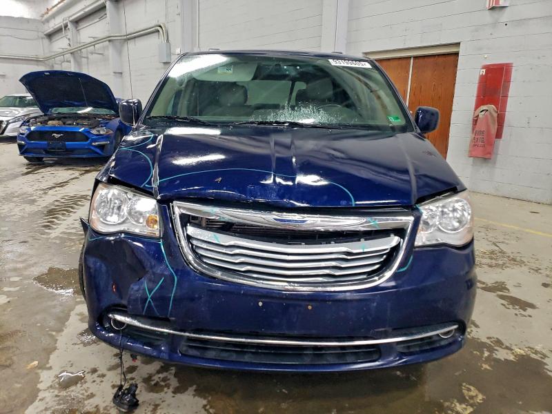 2016 CHRYSLER TOWN & COU #3302749015