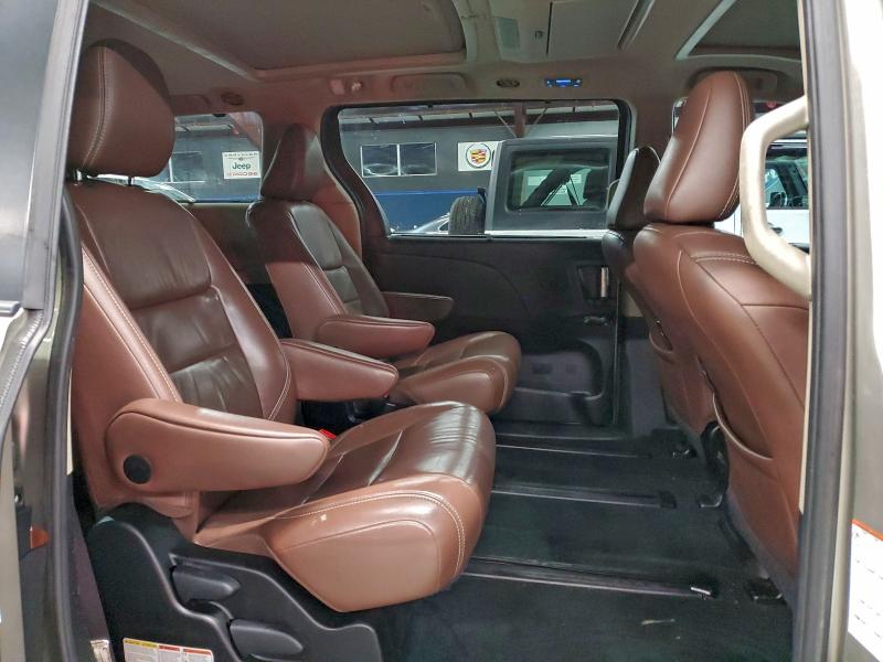 2017 TOYOTA SIENNA XLE #3304002644