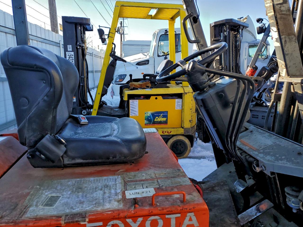 Lot #3310444312 1996 TOYOTA FORK LIFT