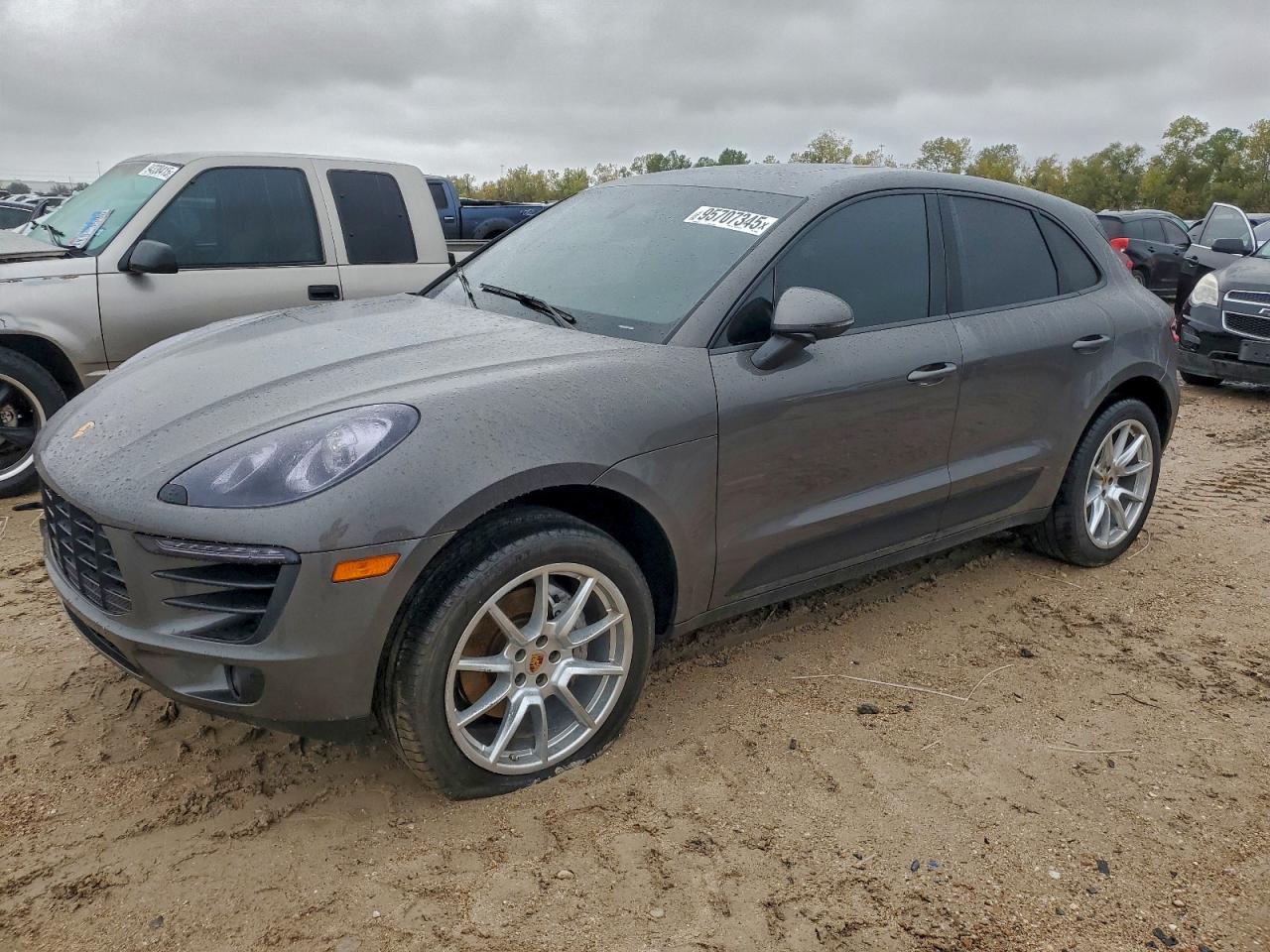 PORSCHE MACAN S