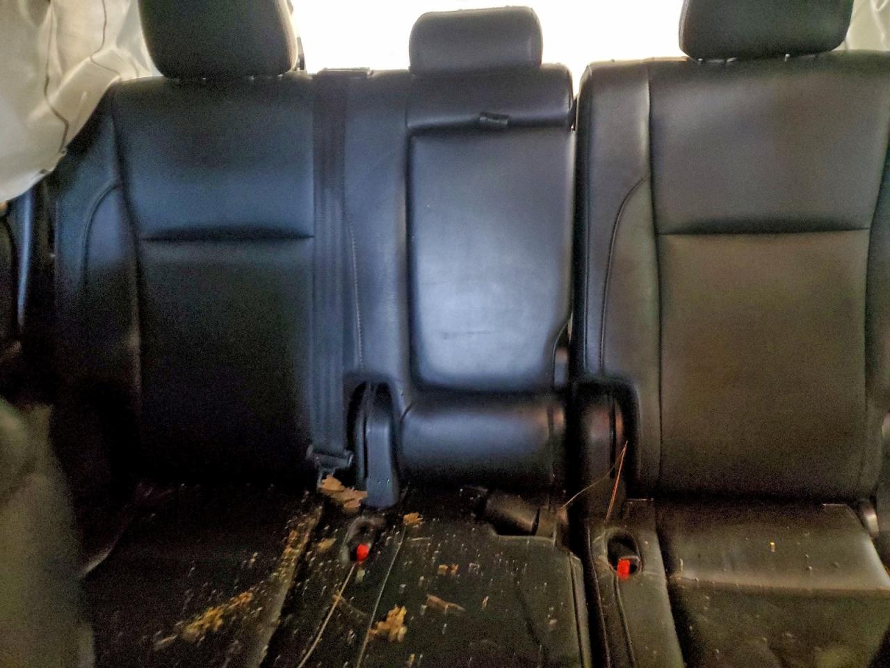 TOYOTA HIGHLANDER SE