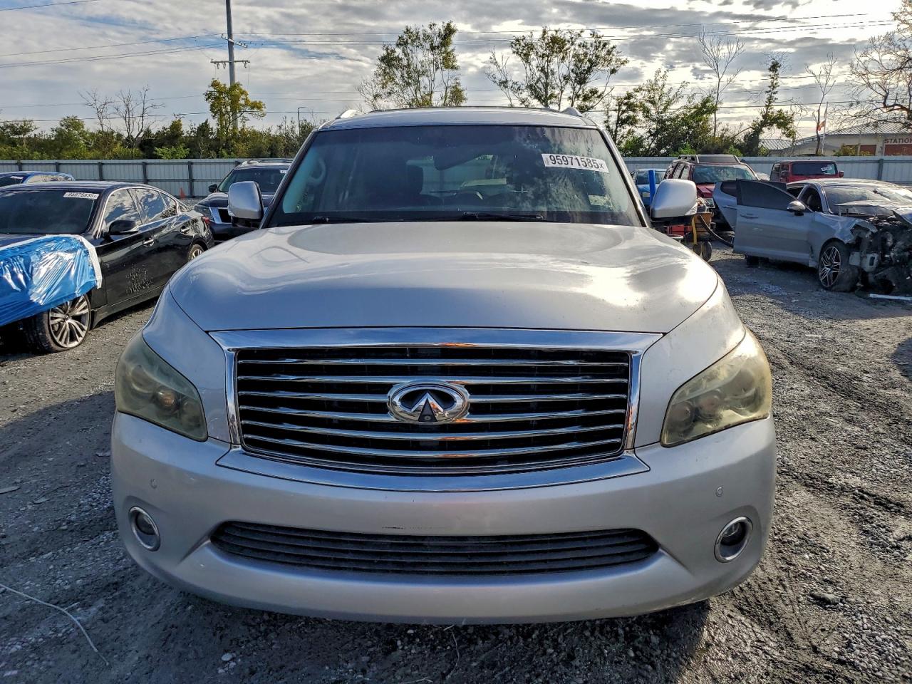 INFINITI QX56