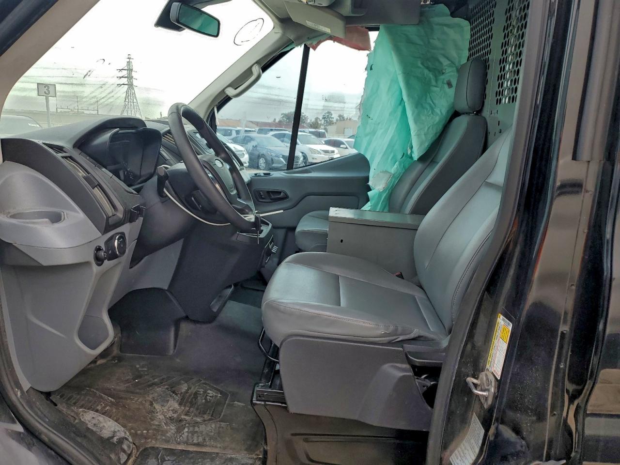 Lot #3318022415 2017 FORD TRANSIT T-