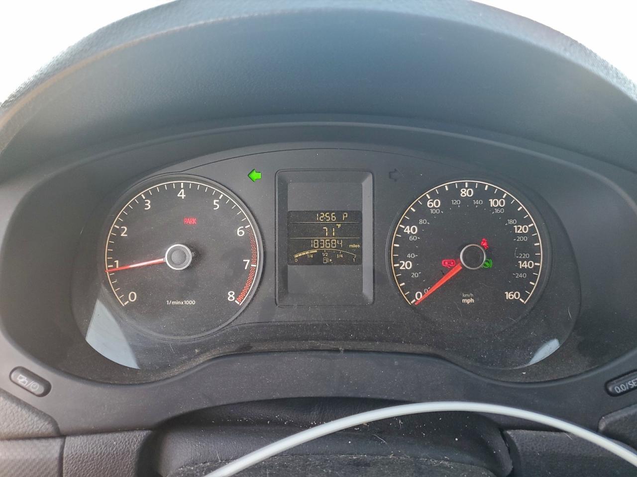 VOLKSWAGEN JETTA BASE