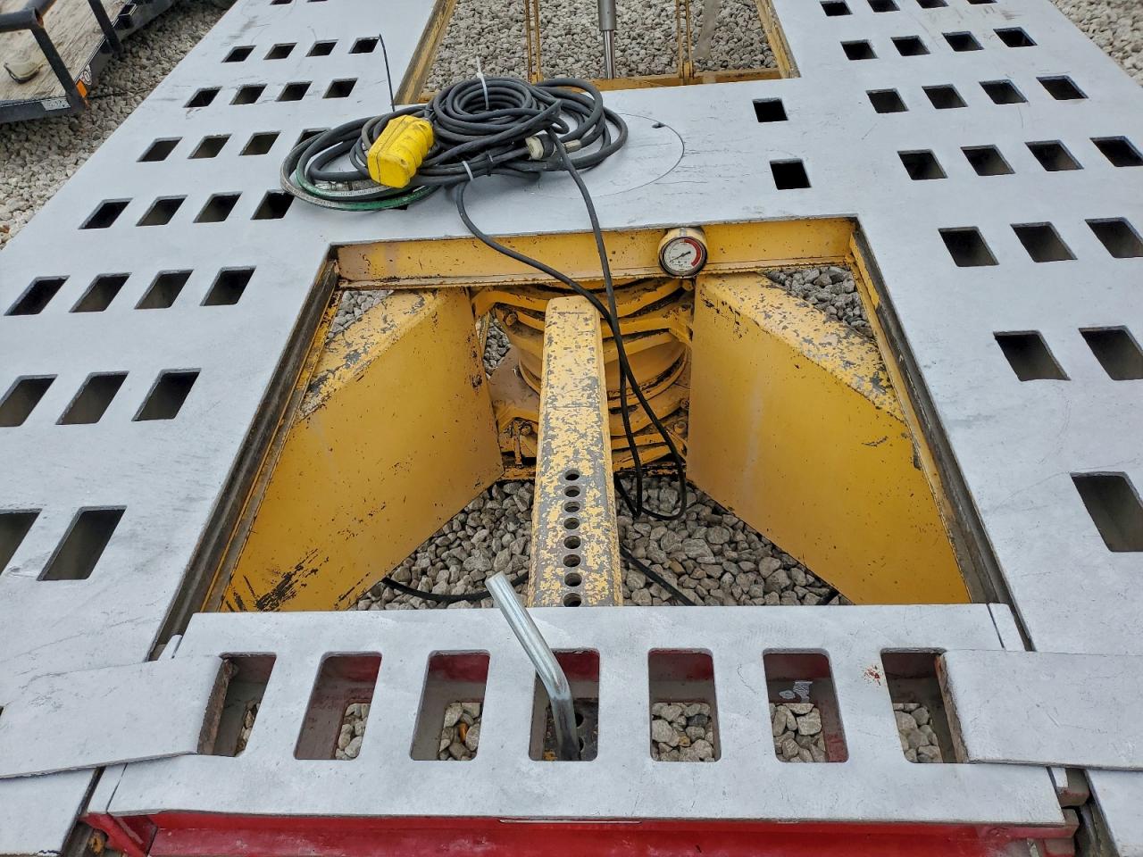 Lot #3311458238 2000 CHIEF CHIEF