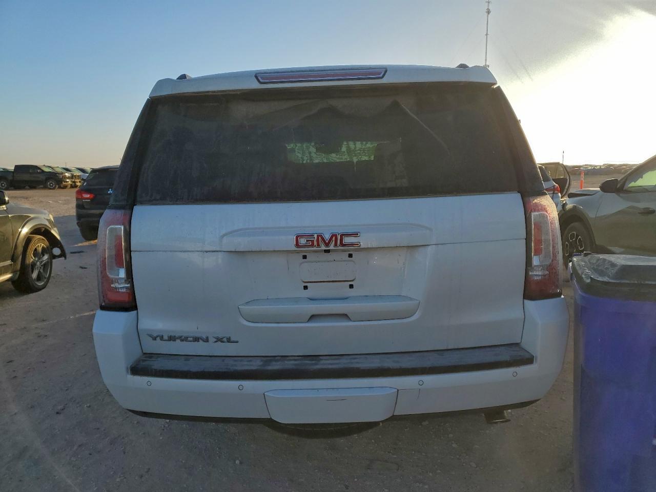 GMC YUKON C1500 SLT