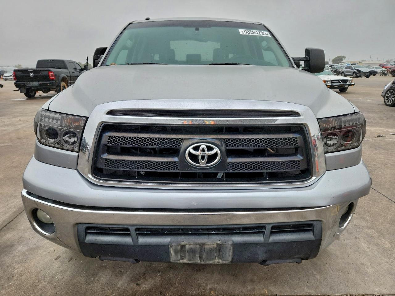 TOYOTA TUNDRA CREWMAX SR5