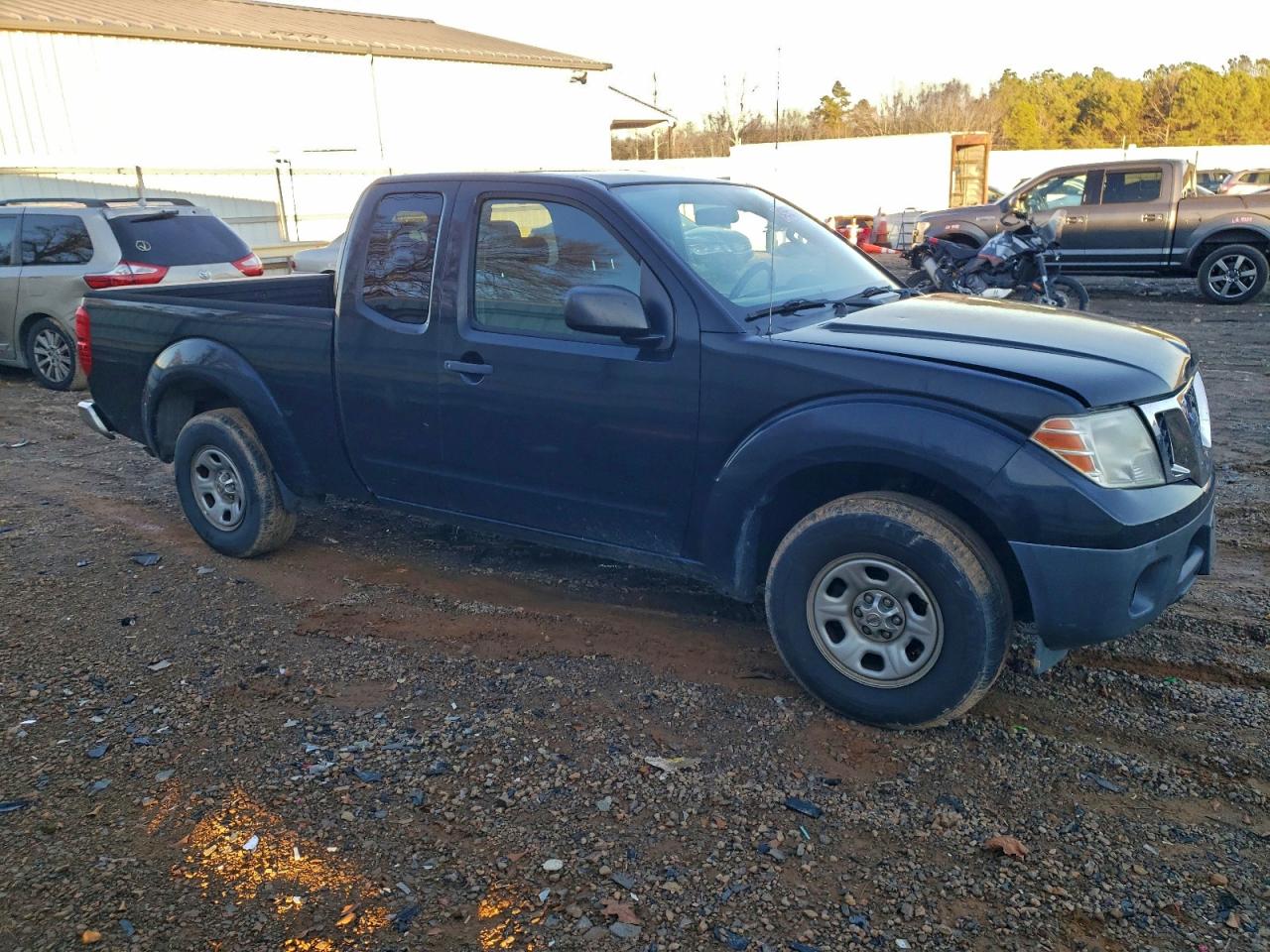 NISSAN FRONTIER S