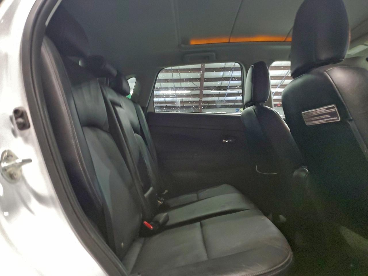 MITSUBISHI OUTLANDER SE