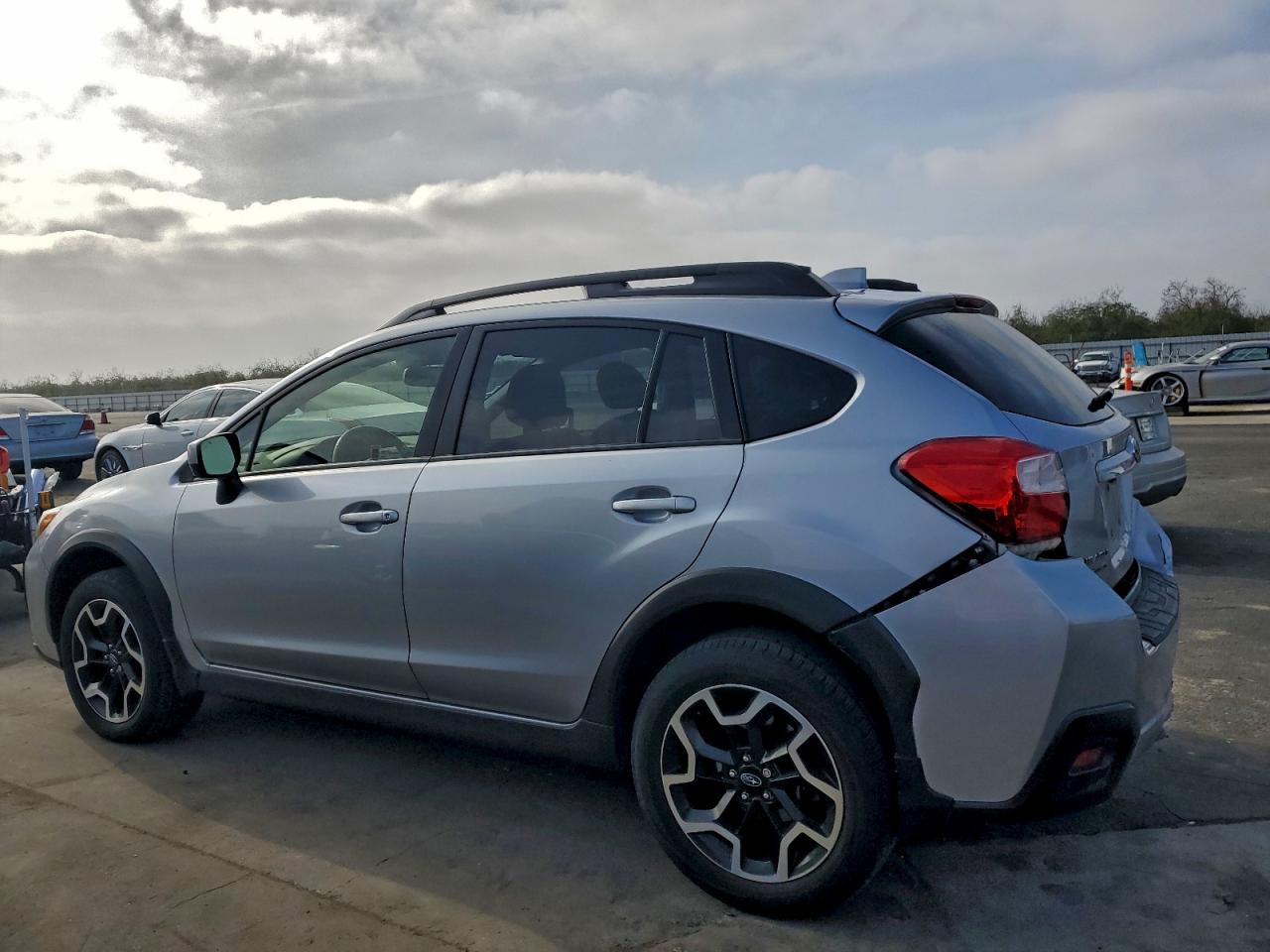 Lot #3309173727 2016 SUBARU CROSSTREK