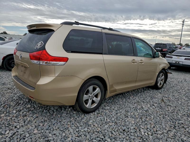 2013 TOYOTA SIENNA LE #3301829380