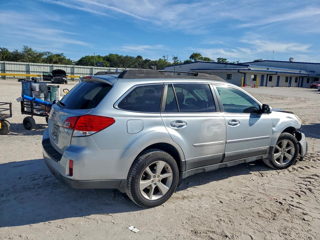 Lot #3317916942 2013 SUBARU OUTBACK 2.
