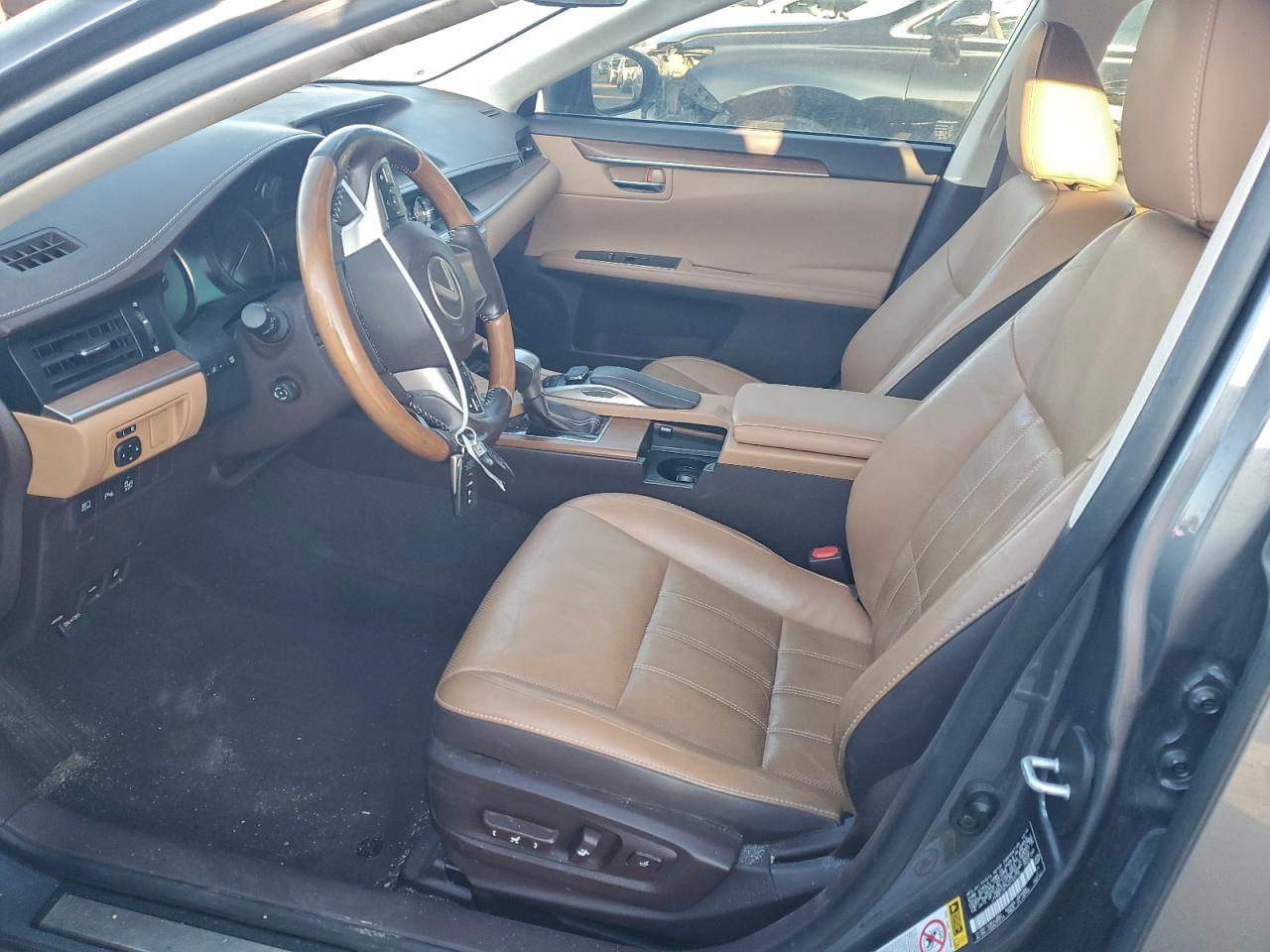 Lexus Es 300h Image 7