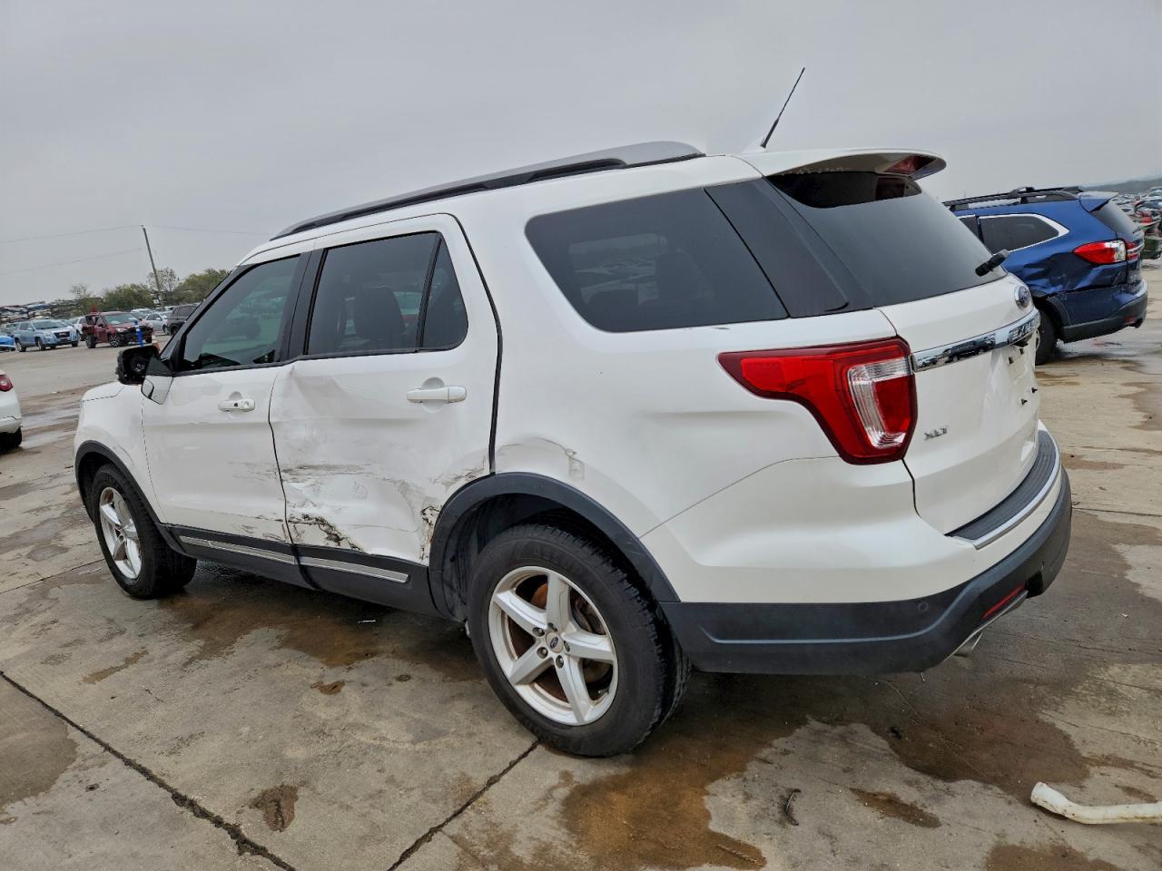 FORD EXPLORER XLT