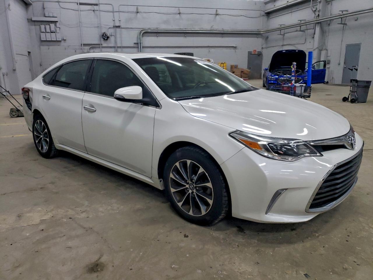 Lot #3316163263 2016 TOYOTA AVALON XLE