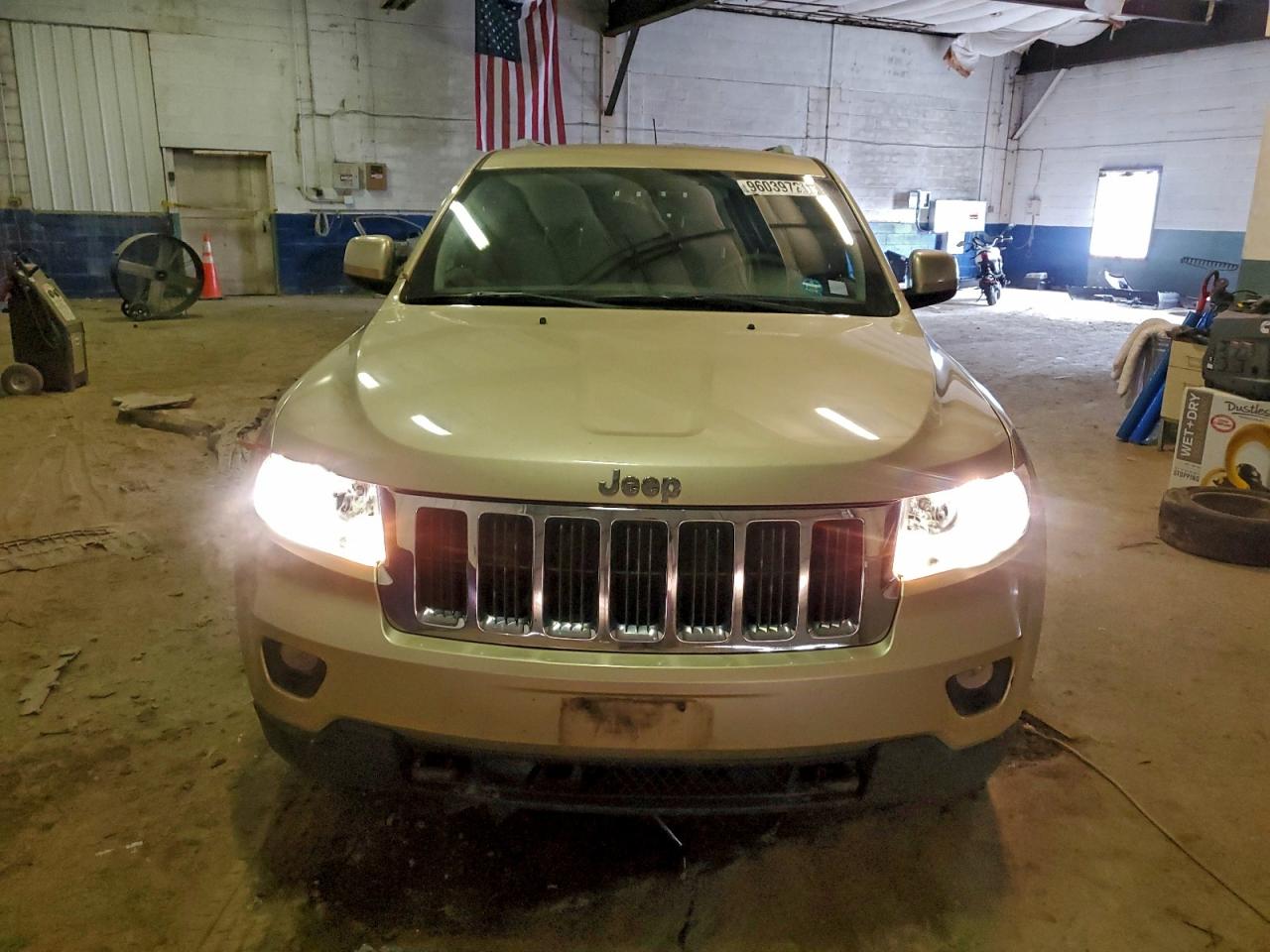 JEEP GRAND CHEROKEE LAREDO