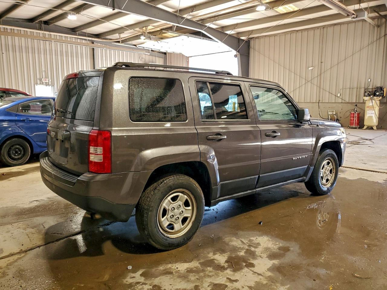 Lot #3318922923 2016 JEEP PATRIOT SP