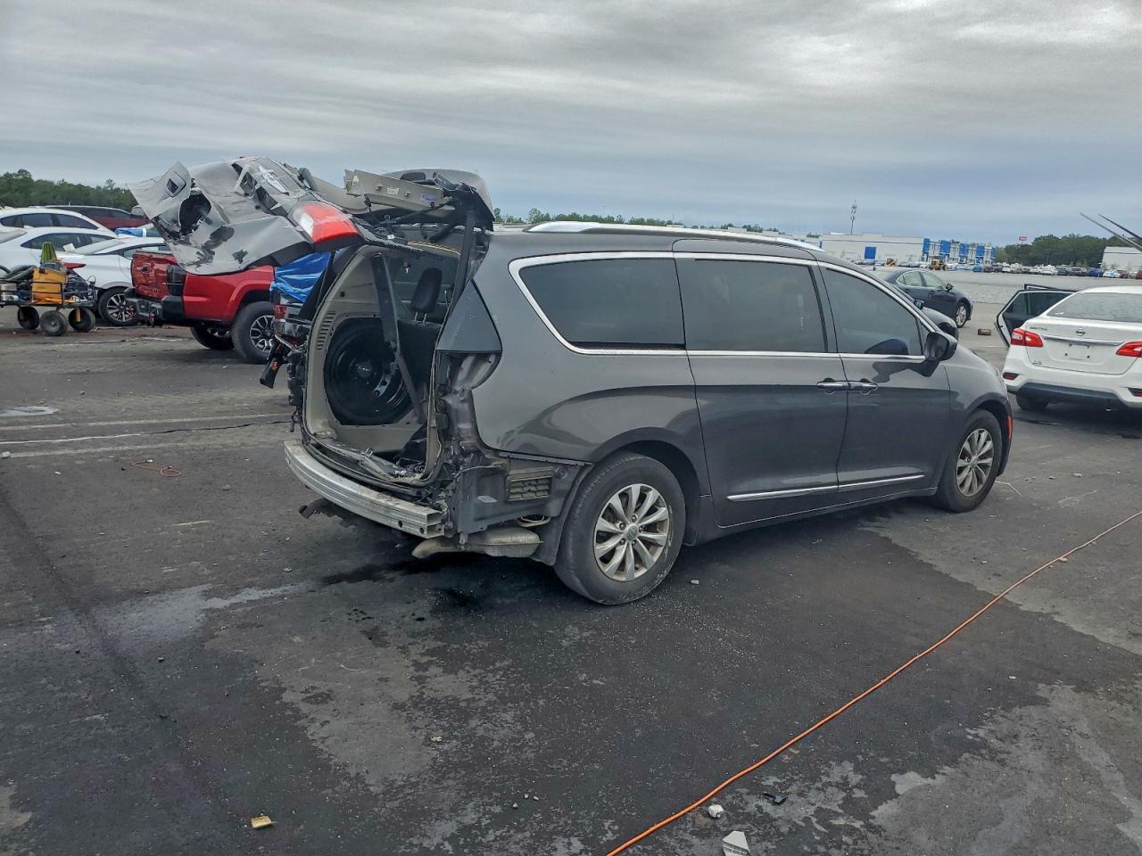 CHRYSLER PACIFICA TOURING L