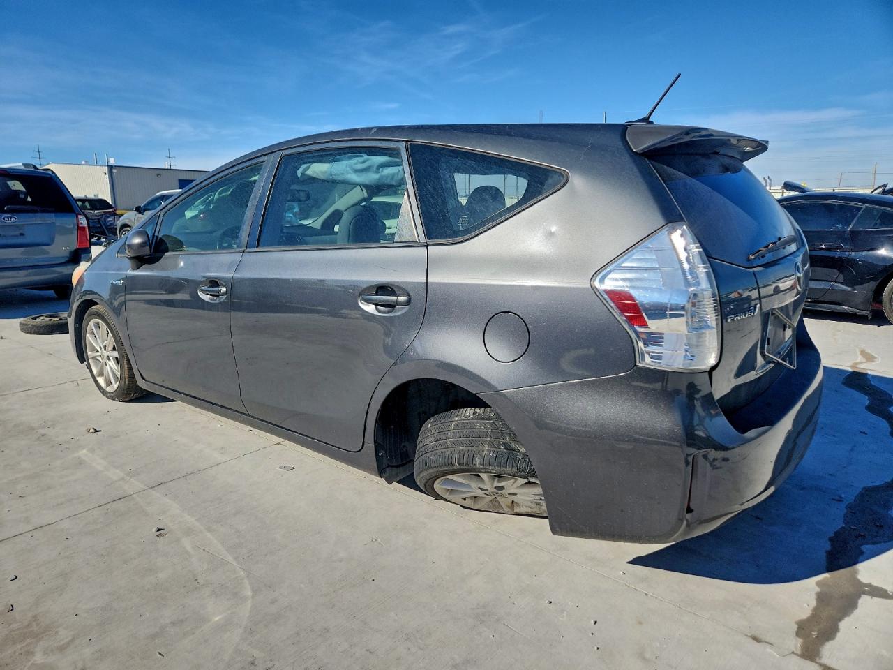 Lot #3318098369 2014 TOYOTA PRIUS V