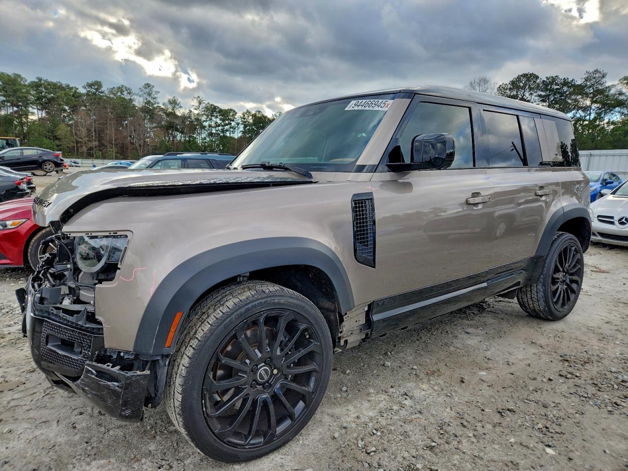 LAND ROVER DEFENDER 110